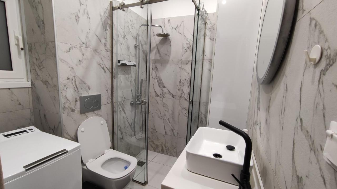 Two Bedroom Apartment In Афины Экстерьер фото